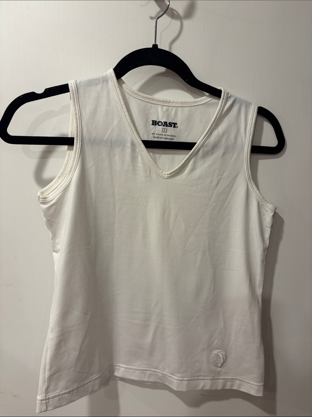 Boast small White V-Neck Sleeveless Tank Top